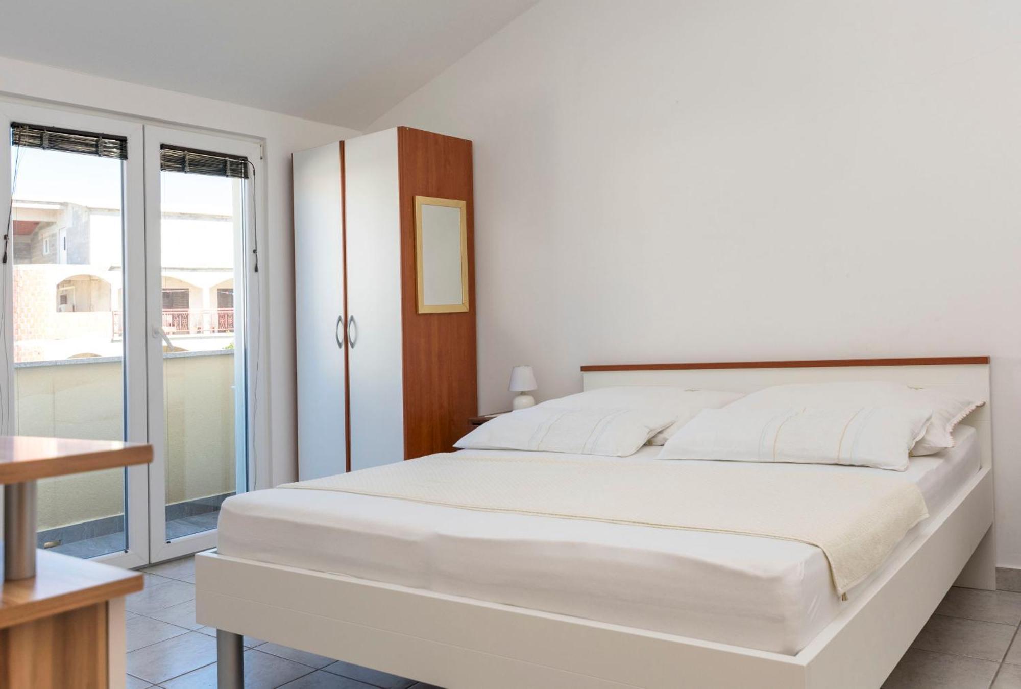Apartments Glorija ロゴズニッツァ エクステリア 写真